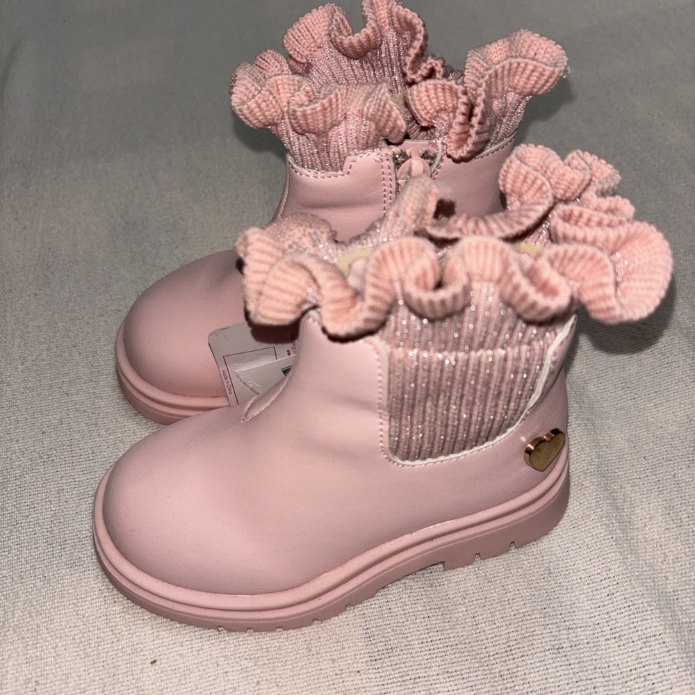 Stepping Stone Girls Pink Boots  Ruffle Heart 5Y NWT‎